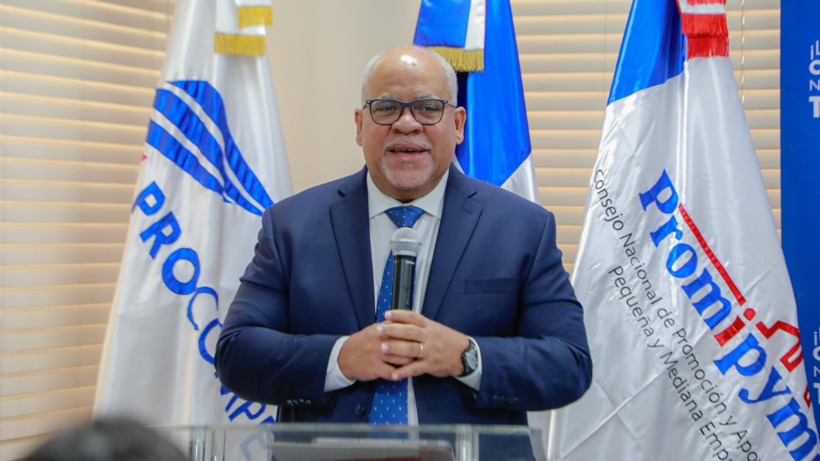 Director En Una Entrevista En El Gobierno De La Mañana Director En Una Entrevista En El Gobierno De La Mañana